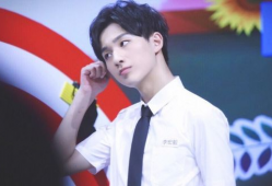 吃瓜爆料李宏毅视频播放,吃瓜群众热议不断